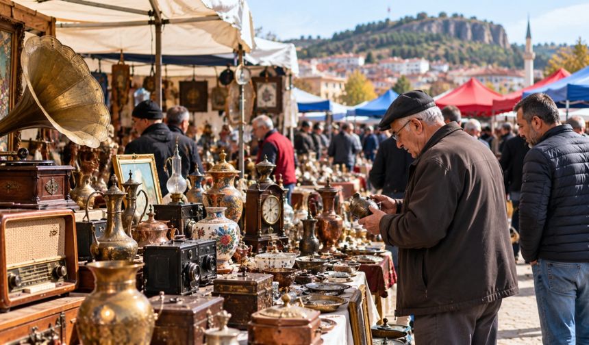Uşaklı Antika Tutkunlarına Müjde! Pazar Günü Antika Pazarı Kurulacak