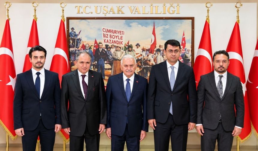 Binali Yıldırım Uşak’a Geldi: Valilikte Karşılandı