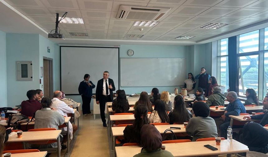 Uşak Üniversitesi’nde Yeni Öğrencilere Akademik Rehberlik