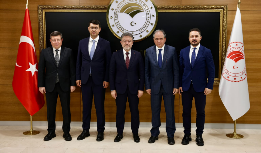 Uşak Valisi Kartal ve Uşak Heyeti Tarım ve Orman Bakanı İbrahim Yumaklı’ ya Ziyarette Bulu