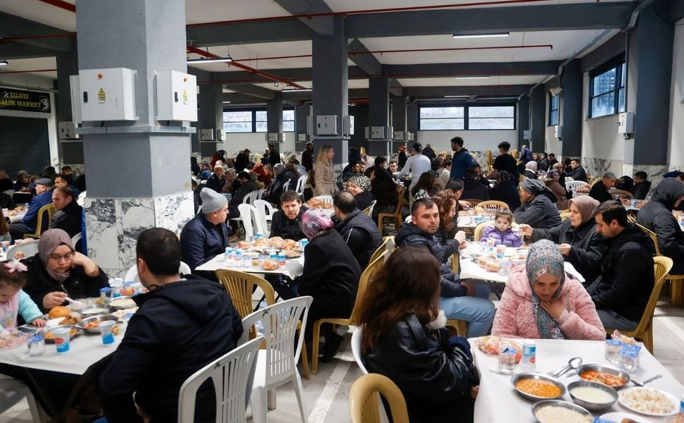 Uşak Servis Araçları İşletmecileri Esnaf Odası iftar yemeği düzenledi
