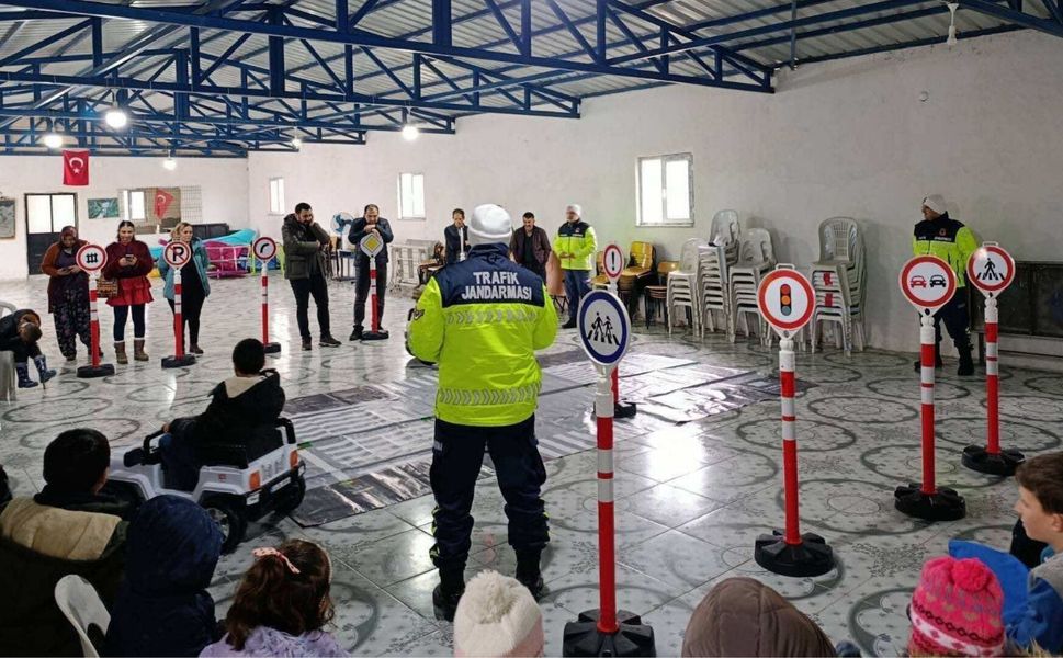 Banaz’da Öğrencilere Uygulamalı Trafik Eğitimi