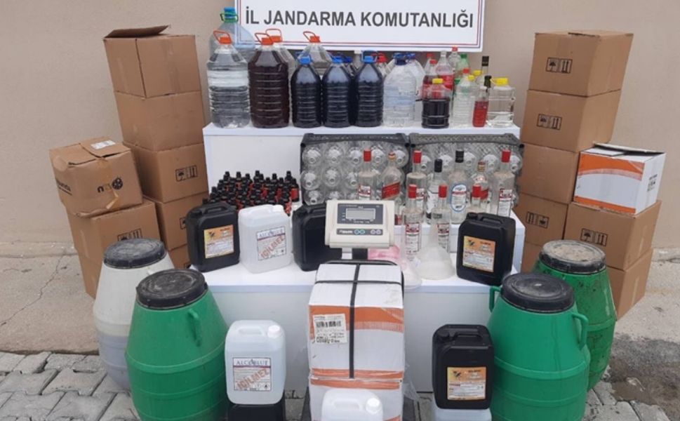 Uşak Jandarmasından Ulubey ilçesinde kaçak içki operasyonu