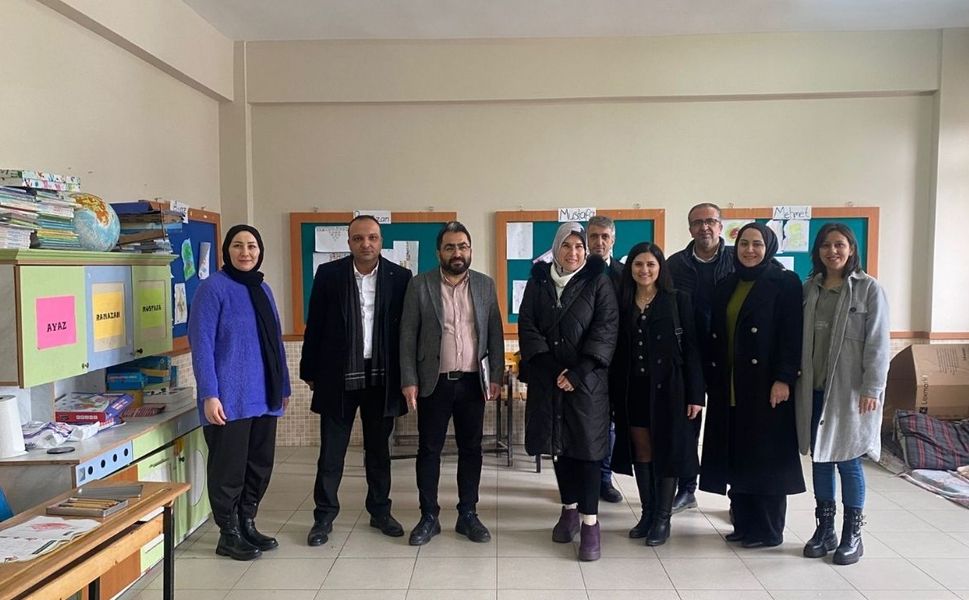 Uşak Kent Konseyi eğitime destek olmaya devam ediyor