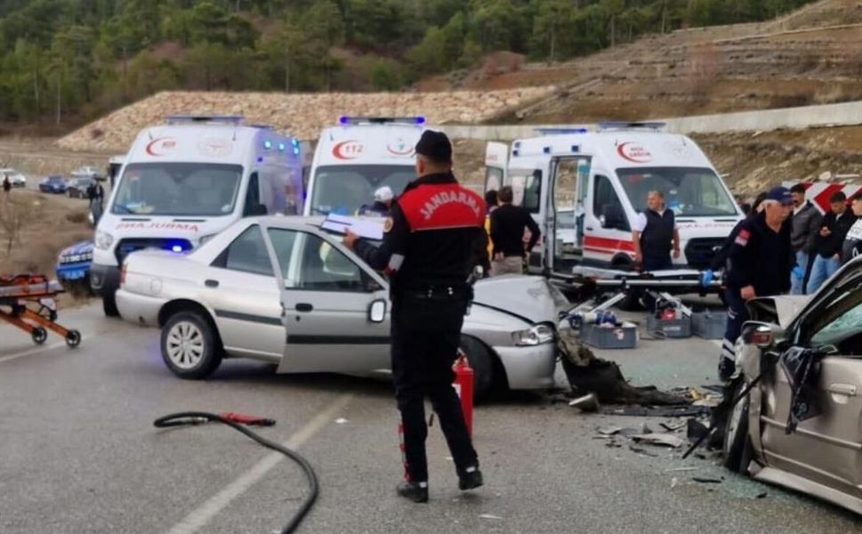 Komşu İlçede Bayram Günü Feci Kaza