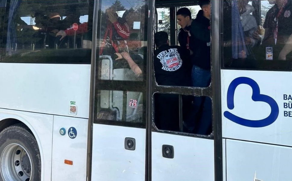 Uşak’ta otobüs taşlayan holiganlar gözaltına alındı