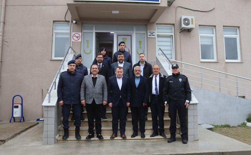 Eşme’de Bayramda Görev Başındaki Personele Anlamlı Ziyaret