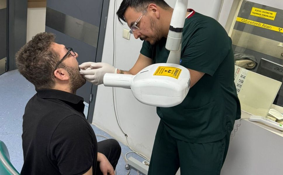 Karahallı Devlet Hastanesi’ne Yeni Nesil Diş Cihazı