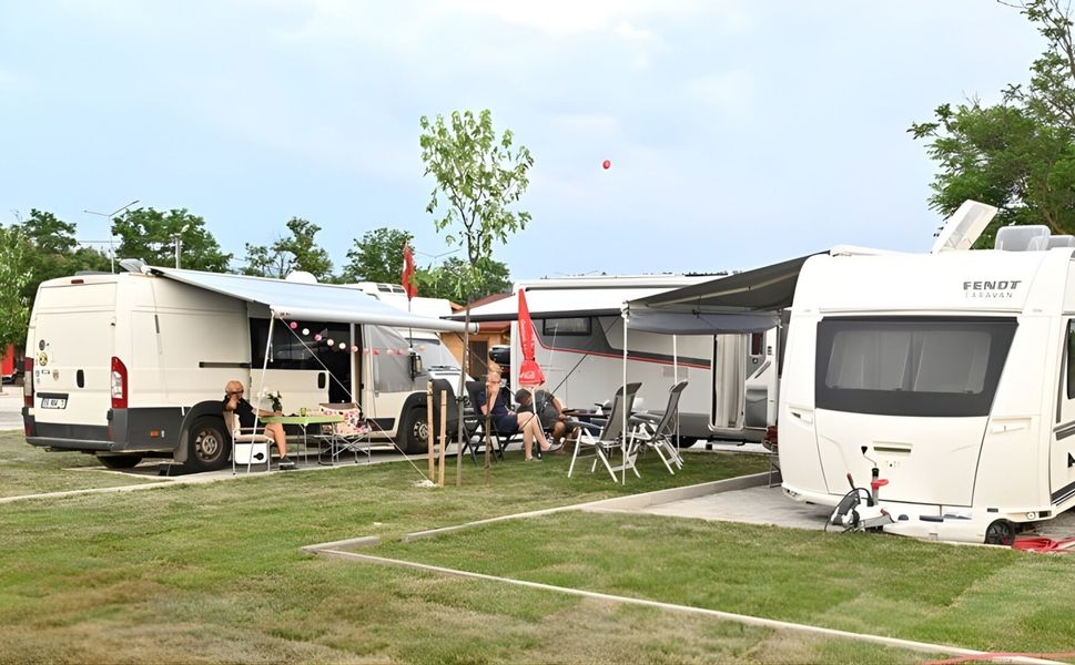 Eşme’de Karavan Buluşmasına Rekor İlgi