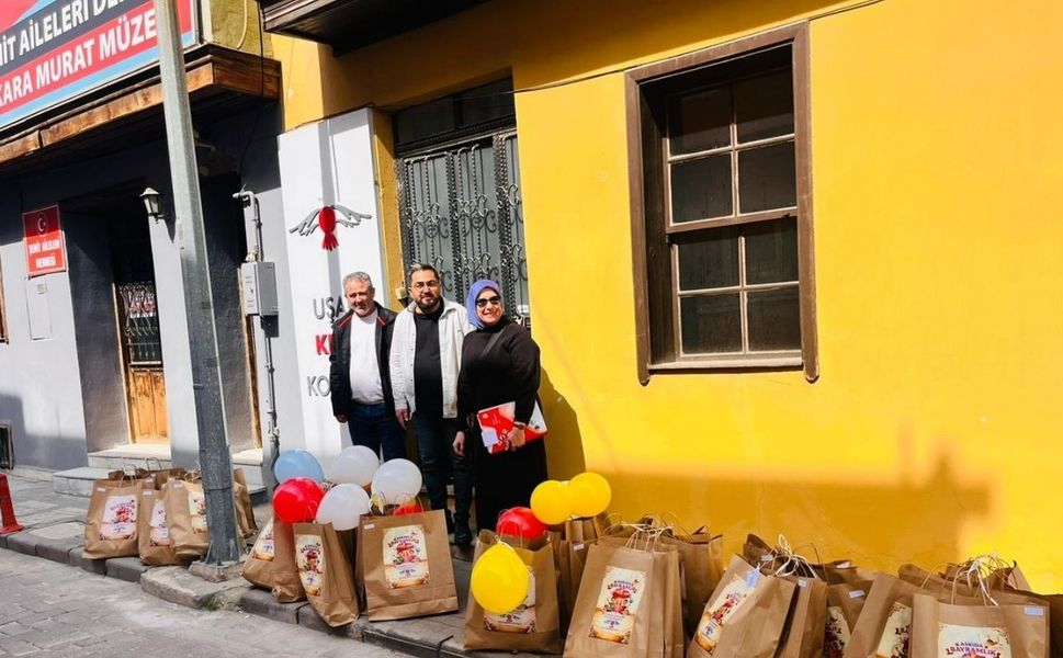 Uşak Kent Konseyi’nden Askıda Bayramlık” Projesi