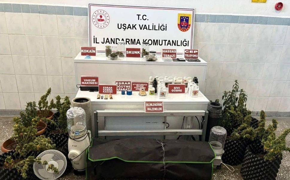 Jandarmadan Uşak merkezde 2 mahalleye operasyon