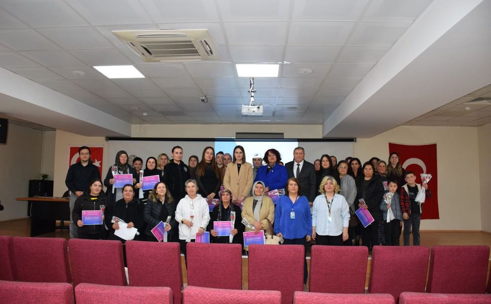 Sivaslı’da Kadınlara Menopoz Eğitimi