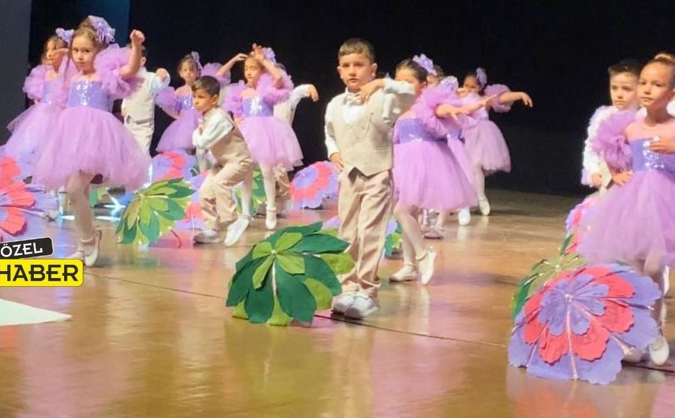 Uşak’ta 23 Nisan Kutlamaları Yağmur nedeniyle AKM’de Yapıldı