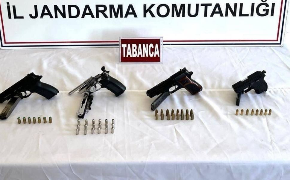 Eşme’de Jandarmadan Silah Operasyonu