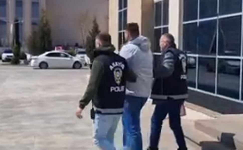 Uşak’ta Dolandırıcılık Zanlısı 20 Yıl Hapisle Yakalandı