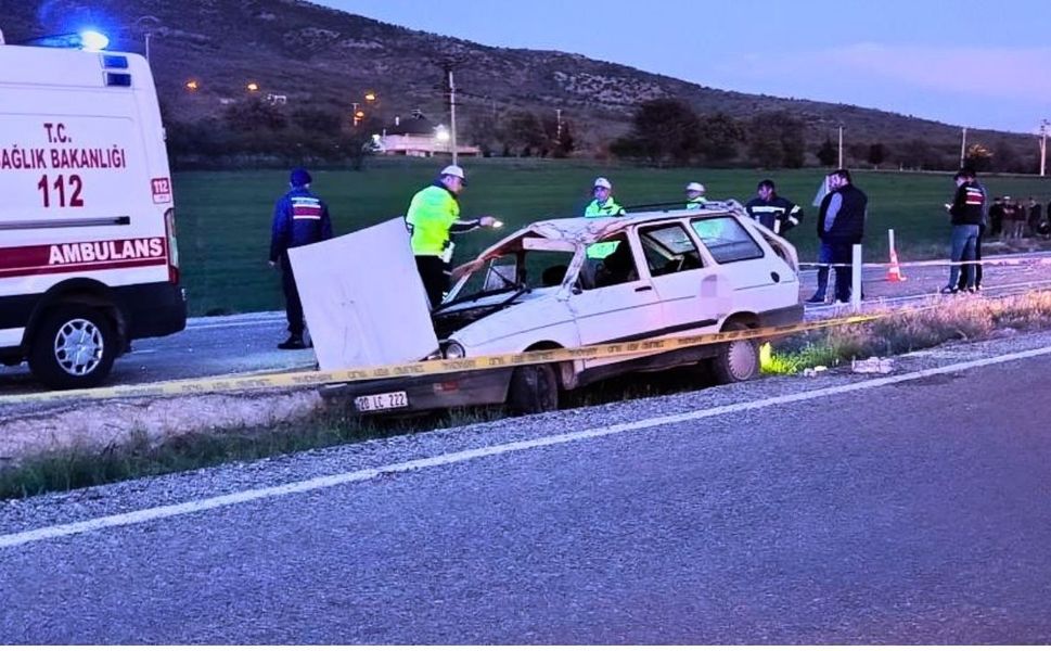 Uşak Yolunda kaza: 1 Ölü Biri Ağır 4 Yaralı