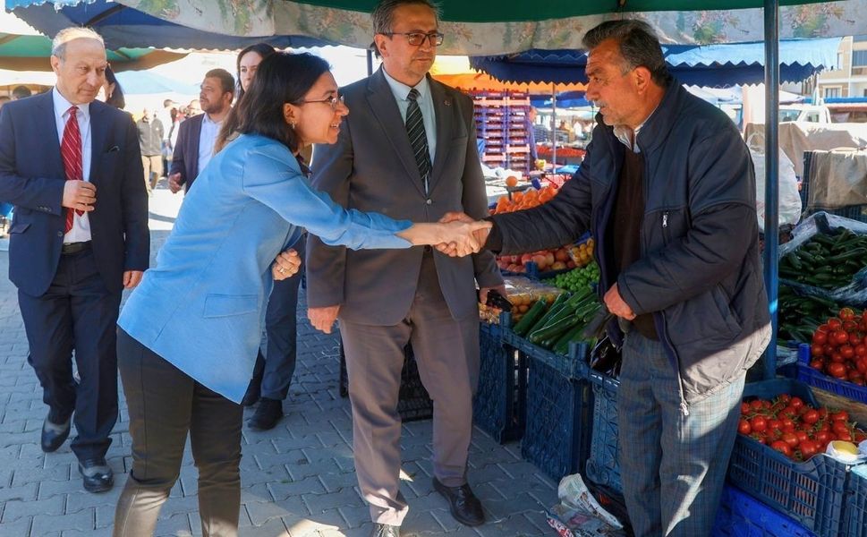 Hatice Başkan Uşaklıların Arasına Karıştı