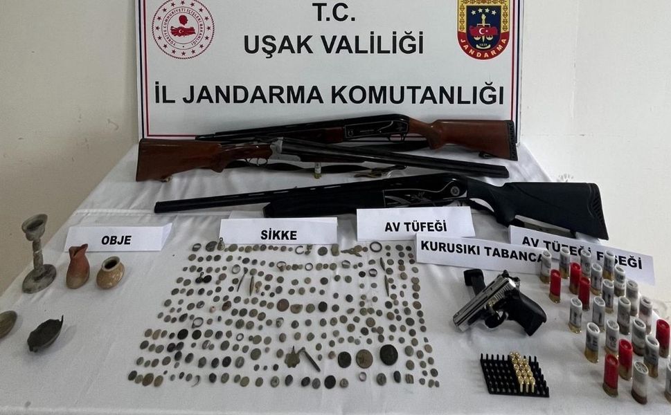Uşak Jandarmasından tarihi eser ve kaçak silah operasyonu