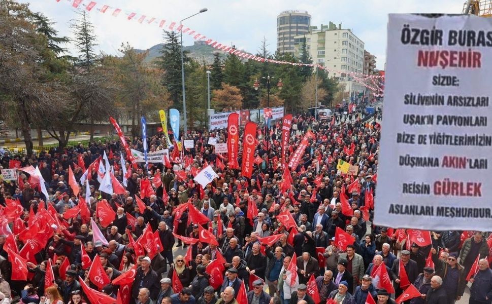 ‘Uşak’ın Pavyonları’ Özgür Özel’in Moralini Bozdu