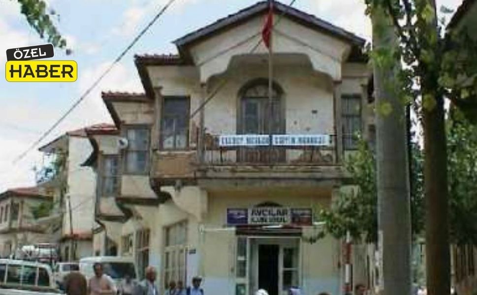 Uşak’ta Olaylı Müdürlüğe Atama Gerçekleştirildi