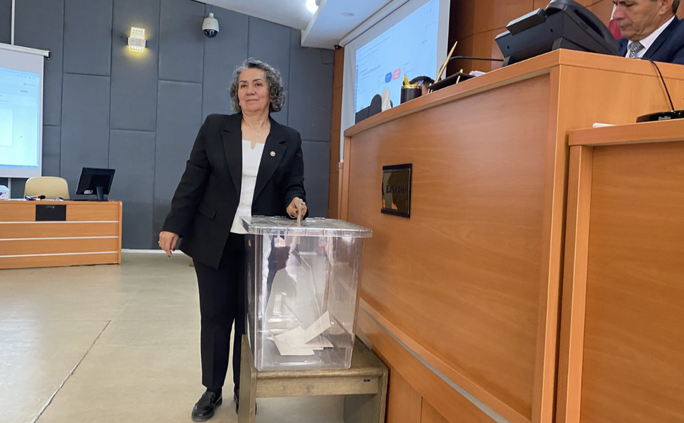 Uşak İl Genel Meclisi’nin Yeni Başkanı Aynur Yurtsever Oldu