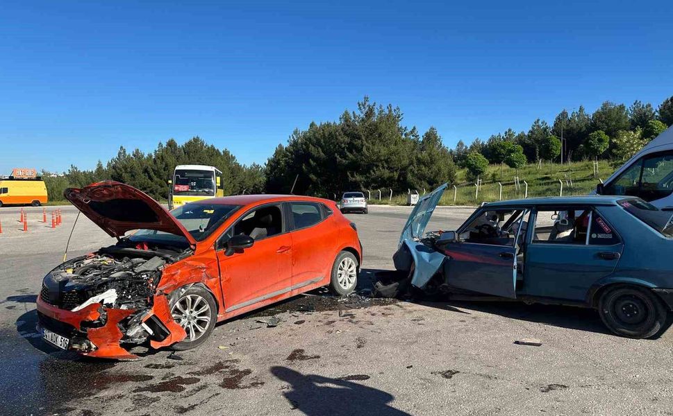 Uşak'ta Feci Kaza: 5 yaralı