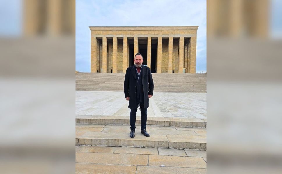 CHP Uşak Merkez İlçe Yöneticisi Kılıçdaroğlu’na Bayrak Açtı
