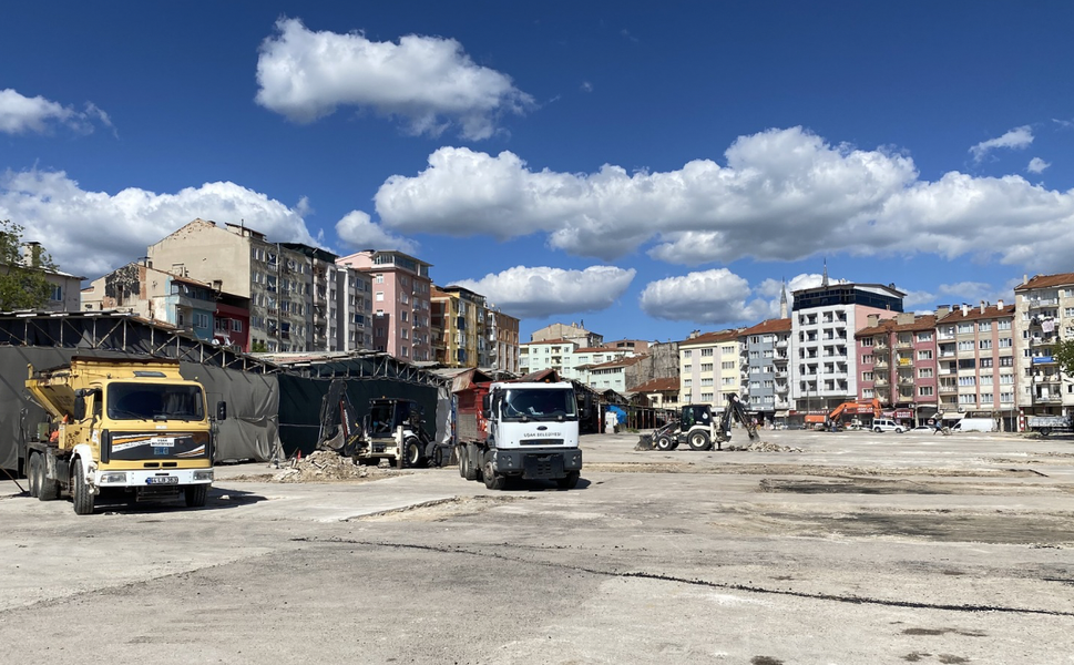 Uşak Belediyesi’nden Çarşamba Pazarı Duyurusu
