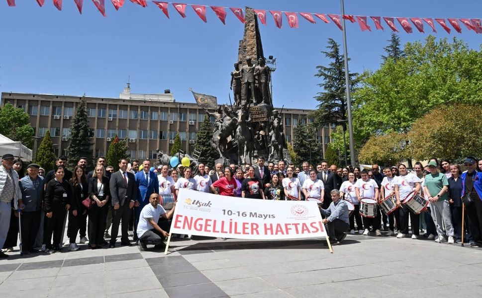 Uşak’ta Engelliler Haftası’nda Anlamlı Yürüyüş