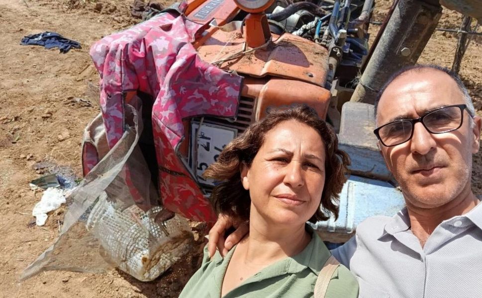 Traktörün Altında Kalan Buldanlı Çifti Ölüm Ayırdı