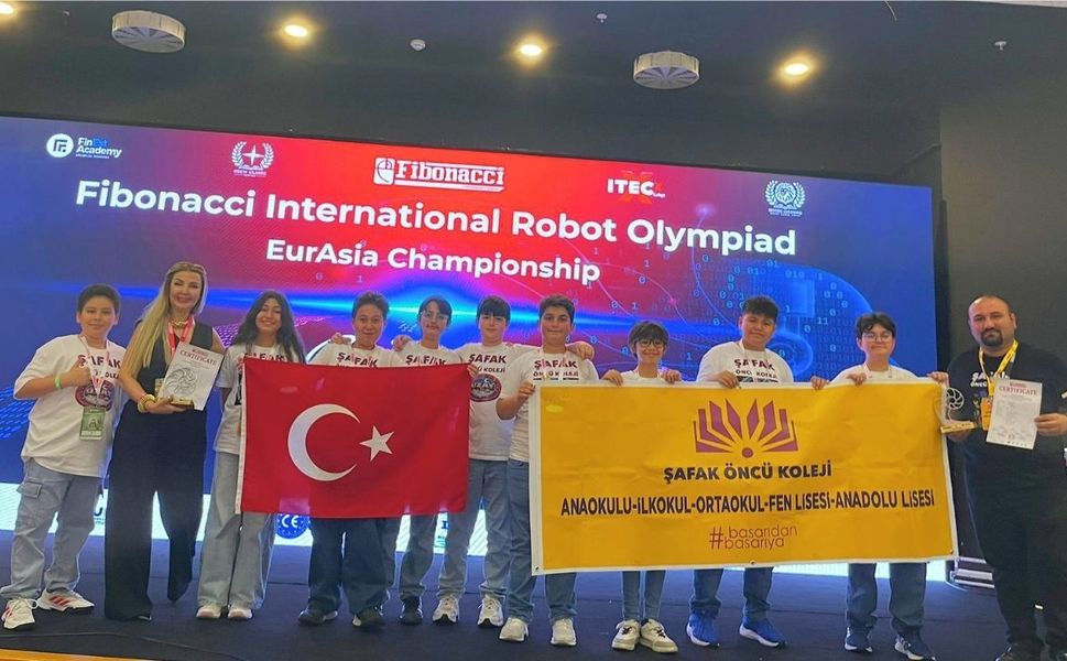 Uşak Ortaokul Robotik Takımlarından Uluslararası Gurur