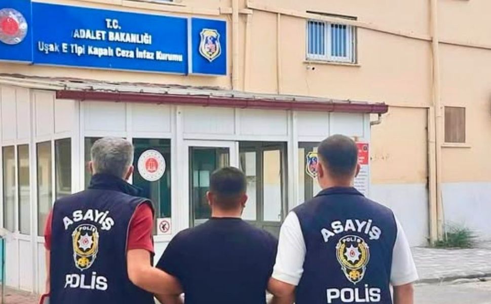Uşak polisi 6 yıldır aranan firariyi yakaladı