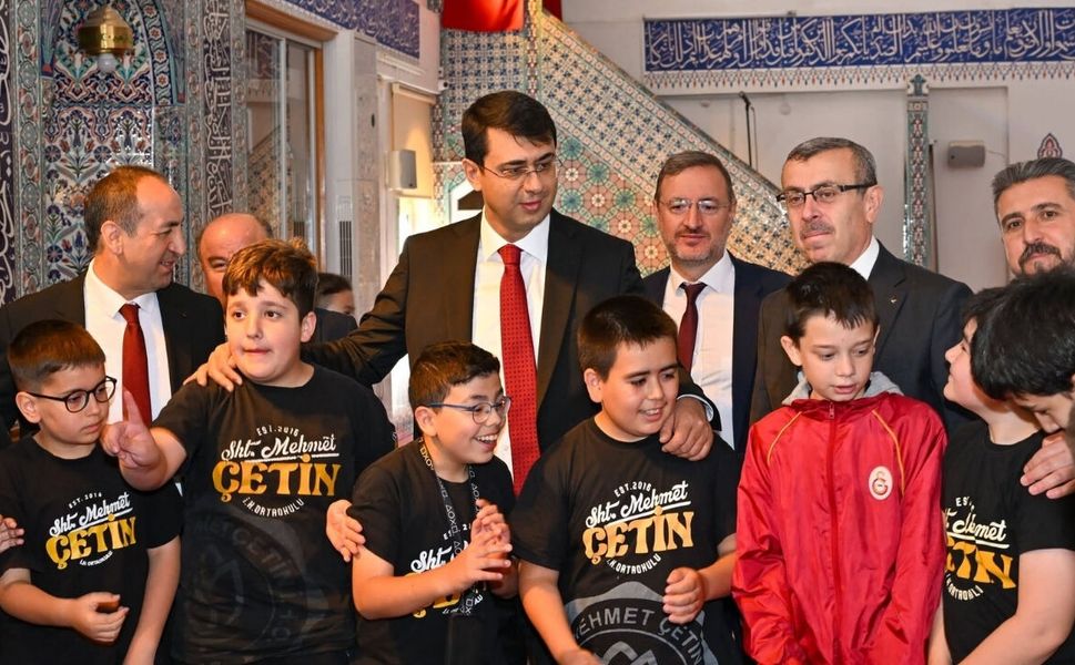 Uşak’ta Cami Avlusu Çocuk Sesleriyle Şenlendi