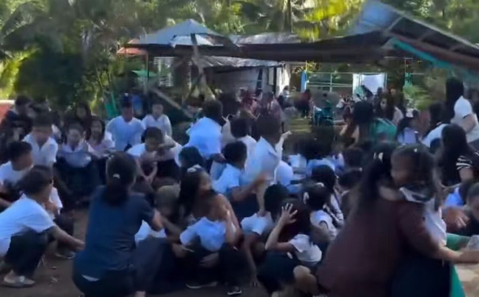 Filipinlerdeki 7.8'lik depremde 15 kişi hayatını kaybetti