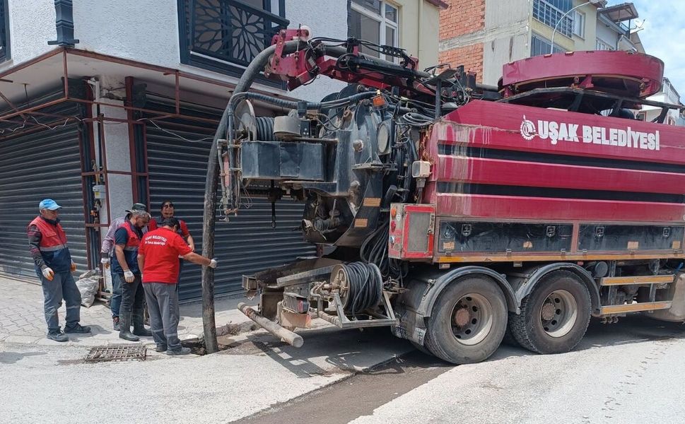 Eşme’de Kanalizasyon Hatlarında Sorunlar Giderildi
