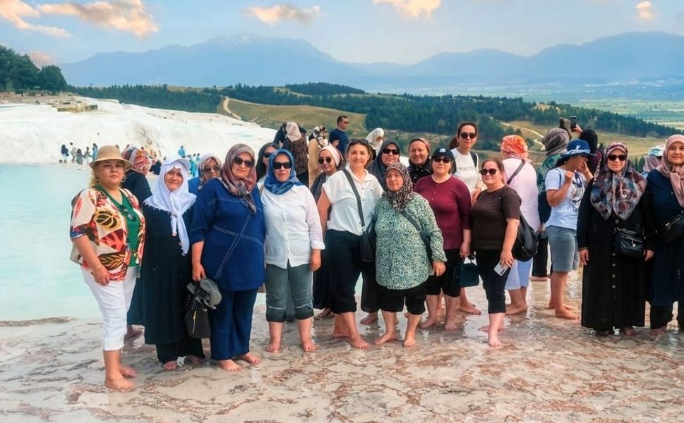 Selendili kadınlar için Pamukkale gezisi düzenlendi