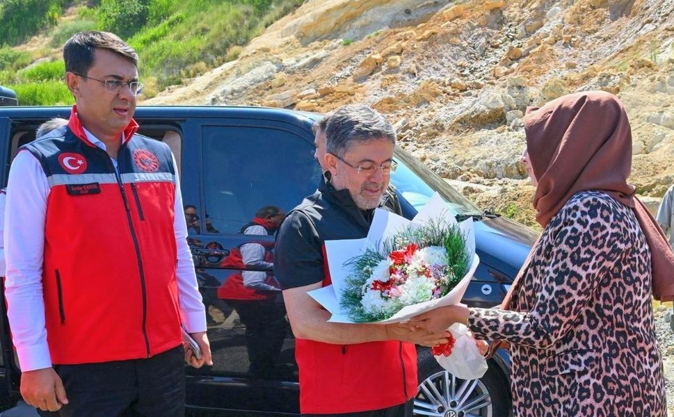 Bakan Yumaklı Uşak’ta 12 milyar TL’lik yatırımı inceledi