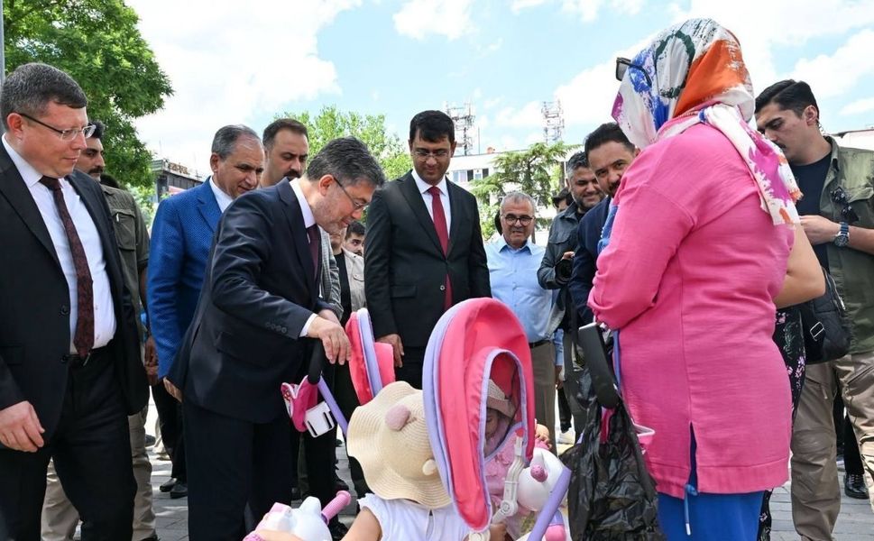 Bakan Yumaklı Uşak Valiliğini Ziyaret Etti