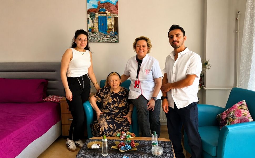 Uşak’ta Huzurevi Sakinlerine Ağız ve Diş Sağlığı Desteği