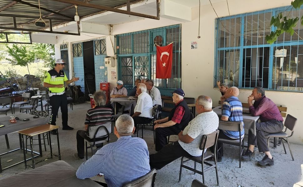 Eşme'de Traktör Kazalarına Karşı Eğitim Verildi