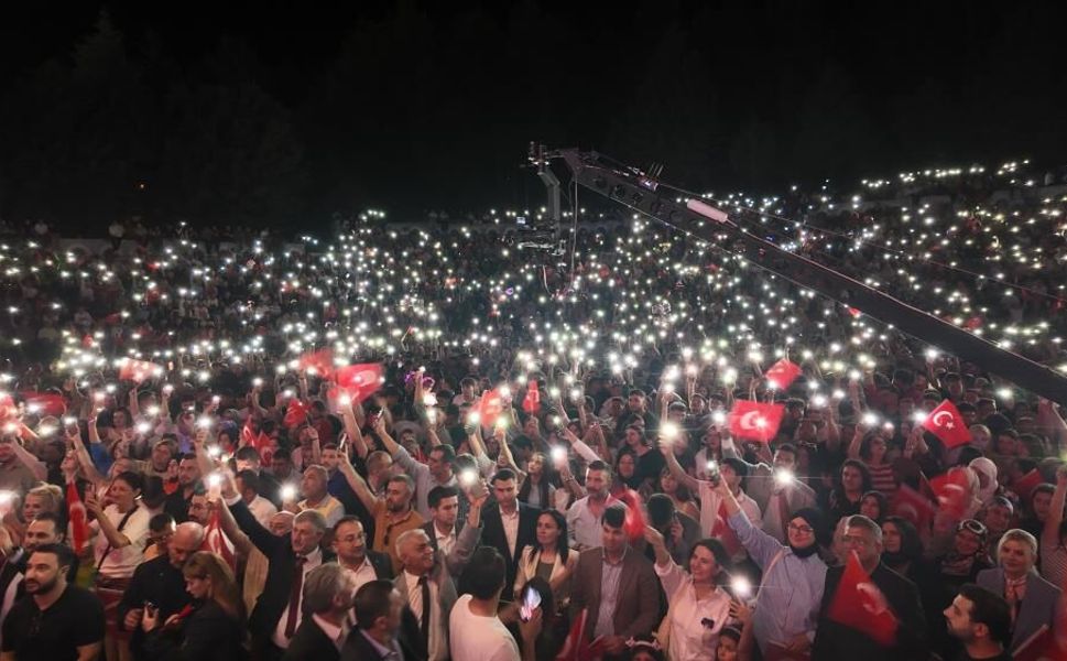 Gediz Tarhana Festivali Görkemli Konserle Açıldı