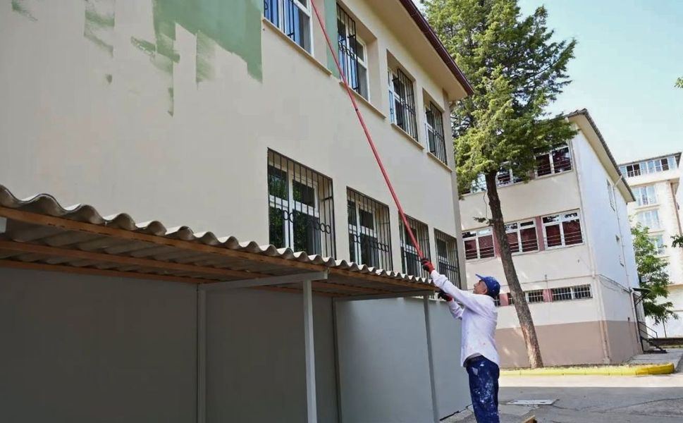Yeni eğitim öğretim yılında Uşak Okulları Çiçek Gibi Olacak