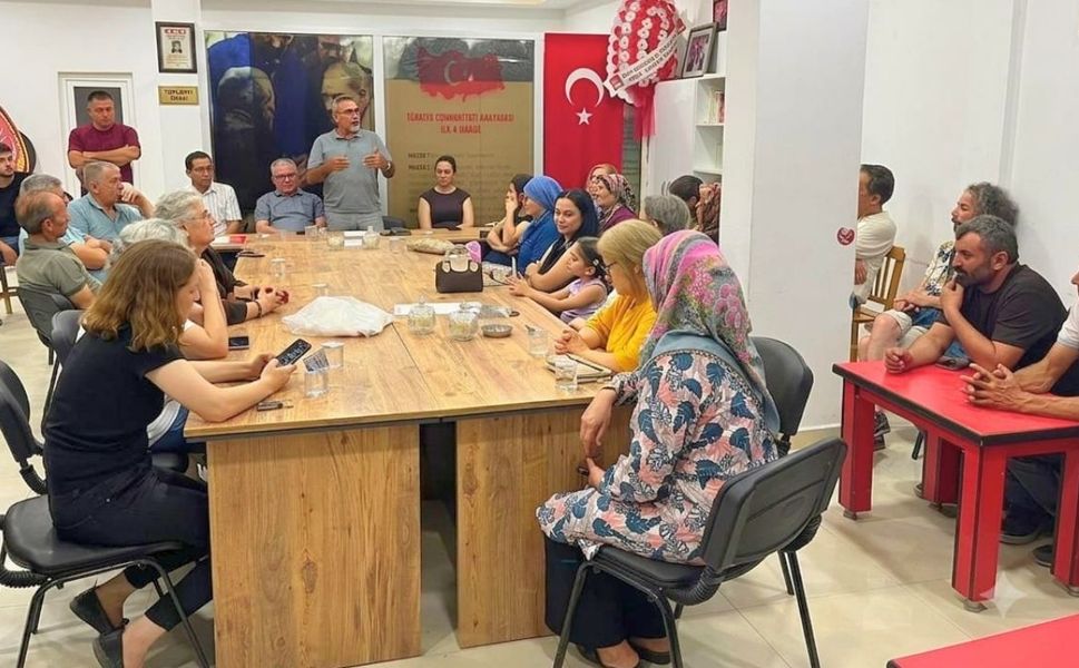 Uşak’ın Komşu İlçesinde CHP’den İstifalar Var