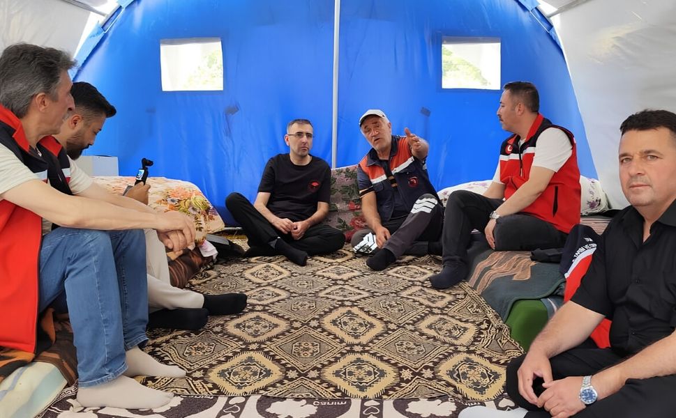 Uşak'ta Güneş Enerjili Yaşam Alanı Yerinde İncelendi