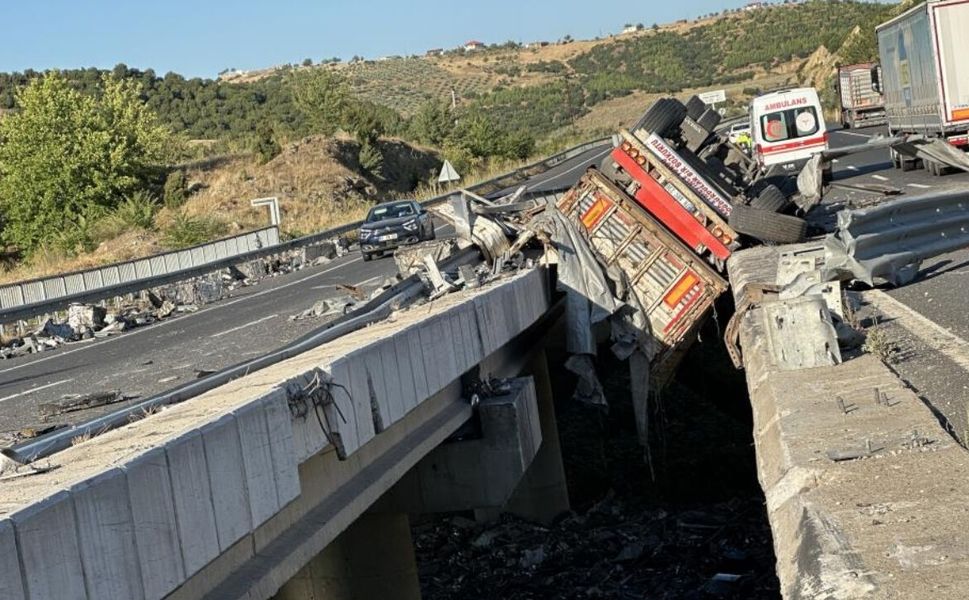 Uşak’ta Yürek Yakan Kaza! 48 Yaşındaki Sürücü Hayatını Kaybetti