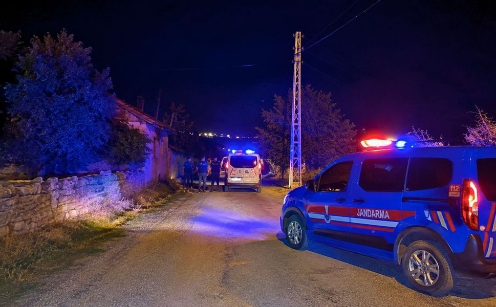 Uşak’a 70 kilometre ötede ağabeyini ve Yengesini Katletti