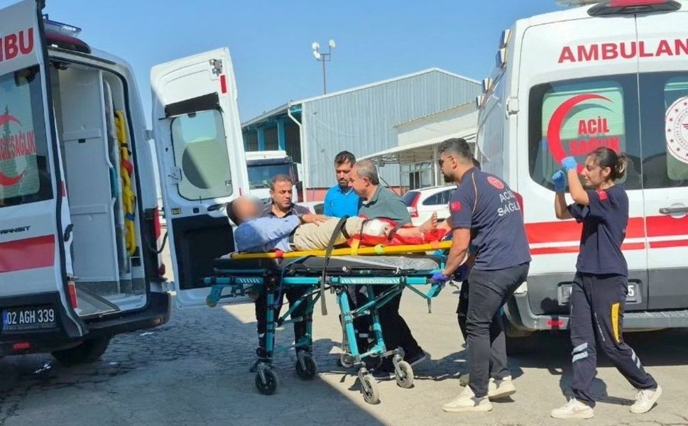 Belediye Bahçesinde silahlar konuştu: 3 Yaralı