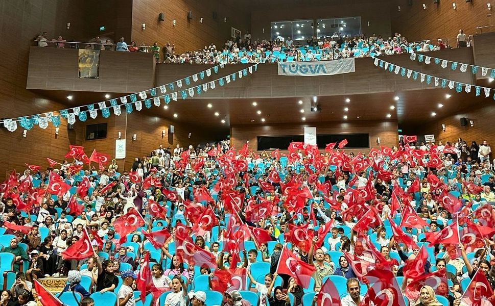 Uşak’ta "TÜGVA Yaz Okulları Finali" programı düzenlendi