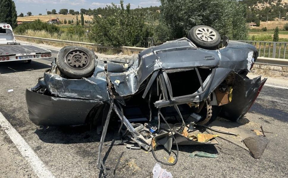 Uşak'ta Feci Kazada Aynı Aileden 4 Kişi Yaralandı