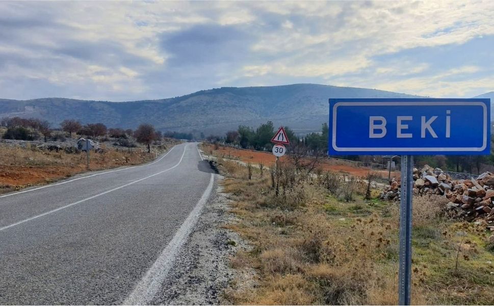 Uşak’ın 183 Nüfuslu Köyü Efsane Öğretmenini Unutmadı